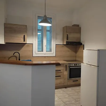 Bel F3 Moderne Proche Marché Et Appartement