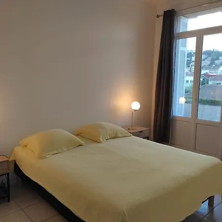 Bel F3 Moderne Proche Marché Et Appartement