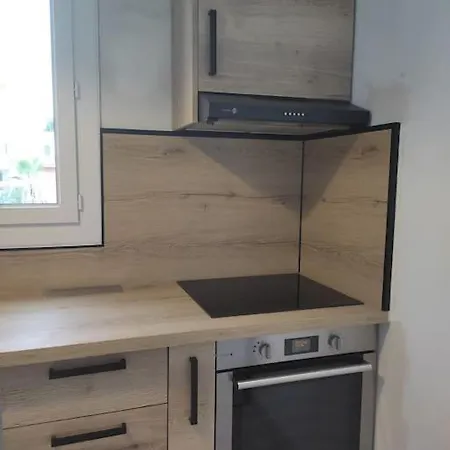 F3 Moderne Proche Marche Et * Saint-Raphael (Var)