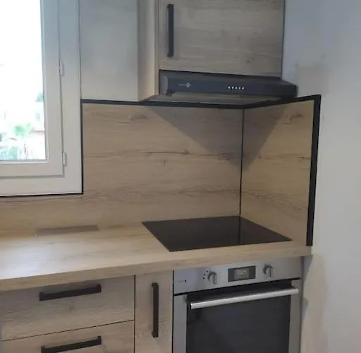 F3 Moderne Proche Marche Et * Saint-Raphael (Var)